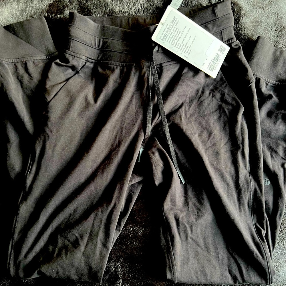 New with tag Lululemon Ready to Rulu Jogger 2